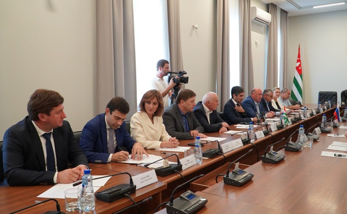 Состоялось заседание Комиссии по сотрудничеству Совета Федерации и Народного Собрания – Парламента Республики Абхазия