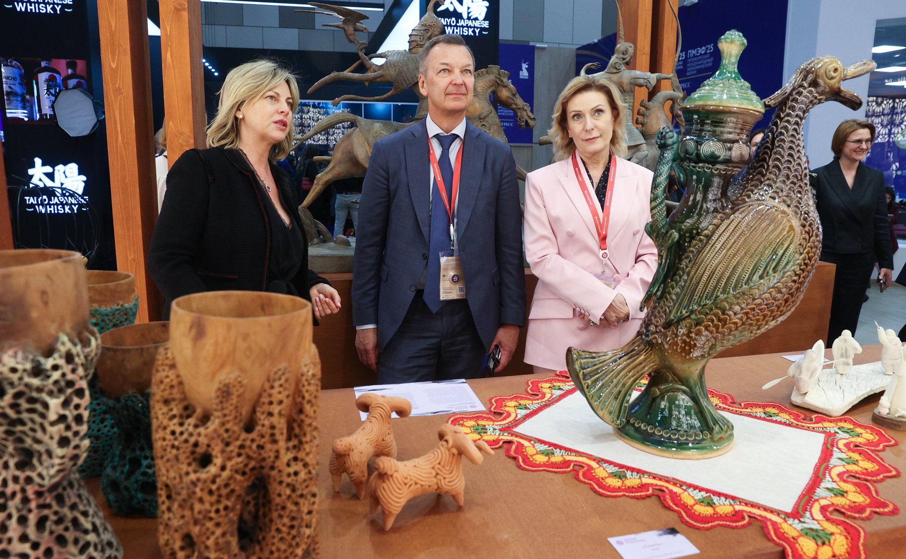 ПМЭФ’25. Подписание соглашений между Комиссией СФ по развитию креативных (творческих) индустрий и народных художественных промыслов в РФ, а также Советом по социальным инновациям СФ и Фондом содействия социальному развитию «Инносоциум»