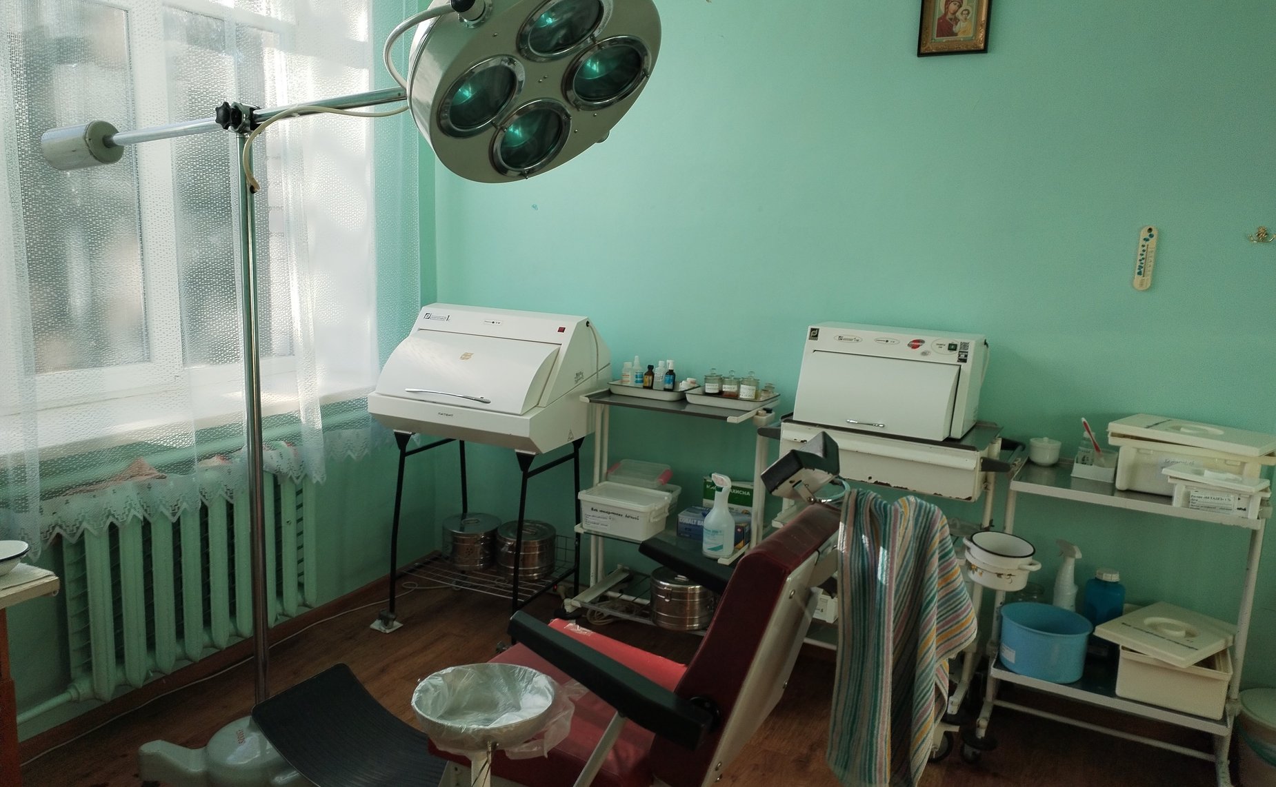 Игорь Кастюкевич доставил аппарат УЗИ в центральную районную больницу поселка Верхний Рогачик Херсонской области