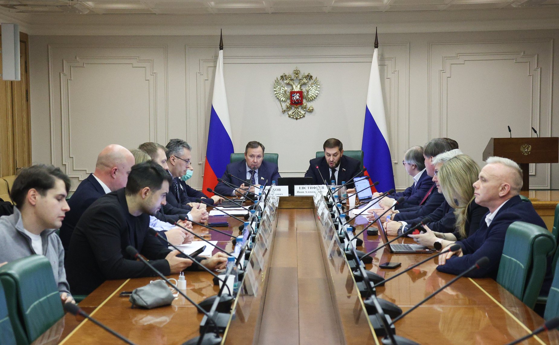 Круглый стол на тему «Развитие экосистемы отечественного программного обеспечения: стратегии поддержки стартапов и малых предприятий в сфере информационных технологий»