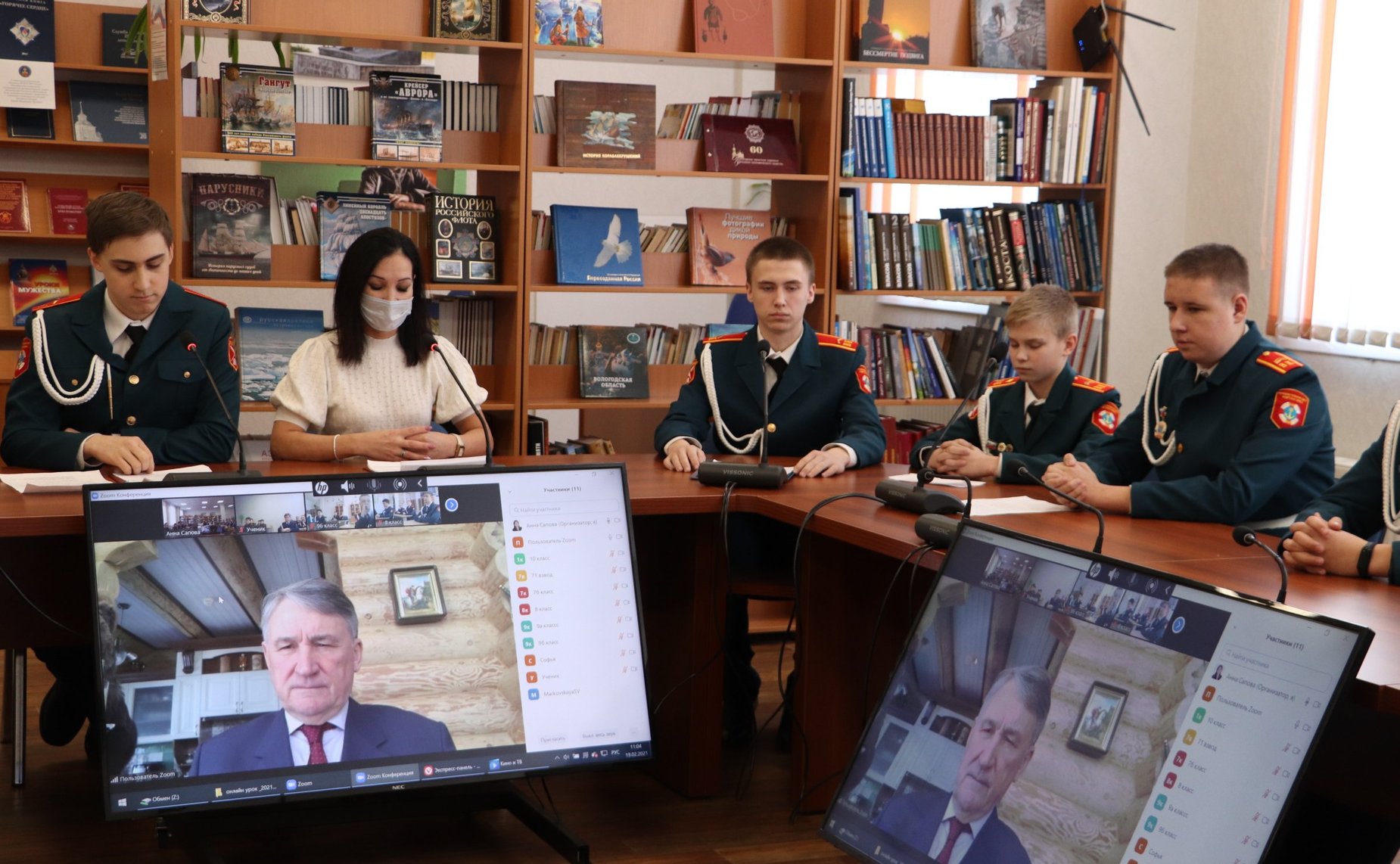 Юрий Воробьев провел урок, посвященный Дню защитника Отечества