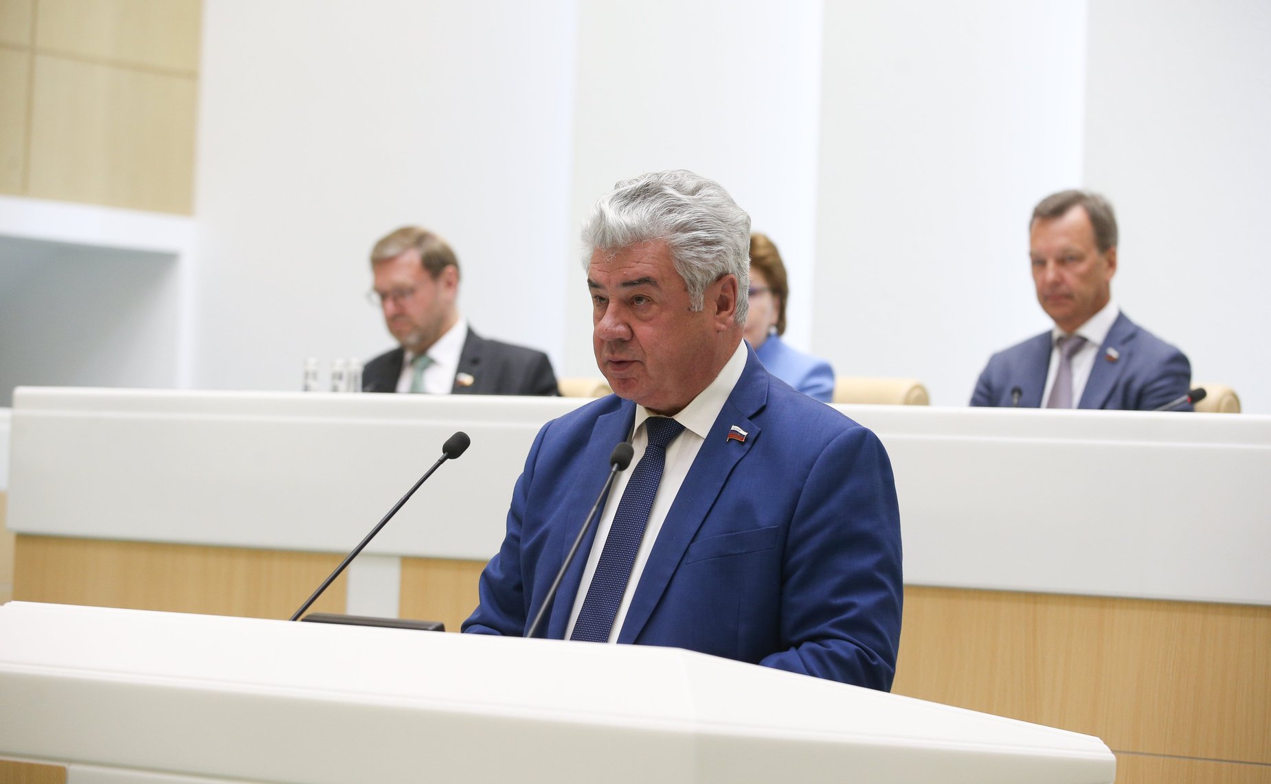 Виктор Бондарев