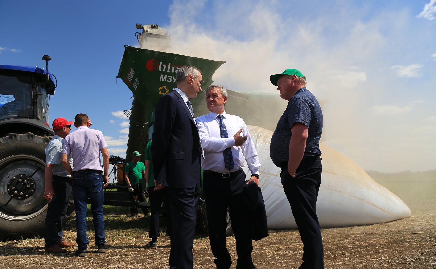 Андрей Кислов посетил выставку «Самарский День Поля»