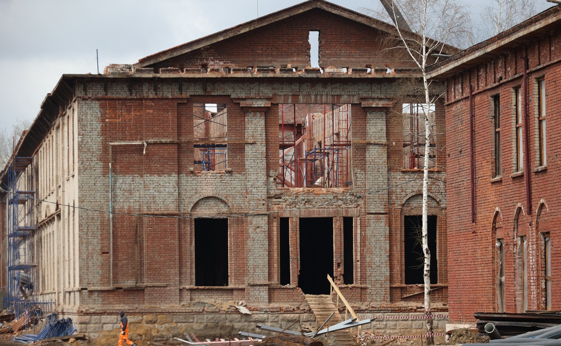 Делегация СФ посетила строительство Иркутского суворовского военного кадетского училища