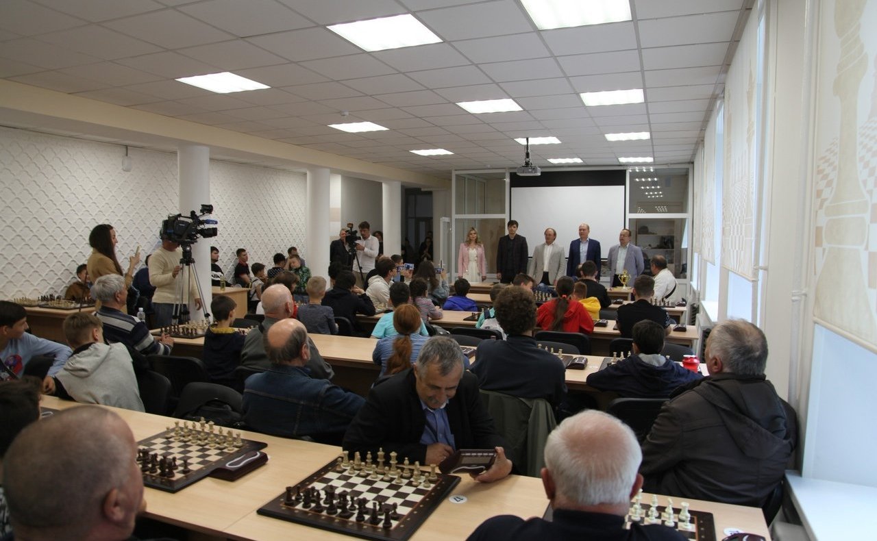 Олег Цепкин поздравил Челябинскую областную федерацию шахмат с открытием нового филиала