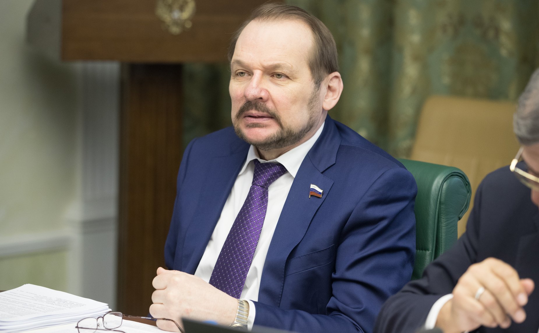 С. Белоусов