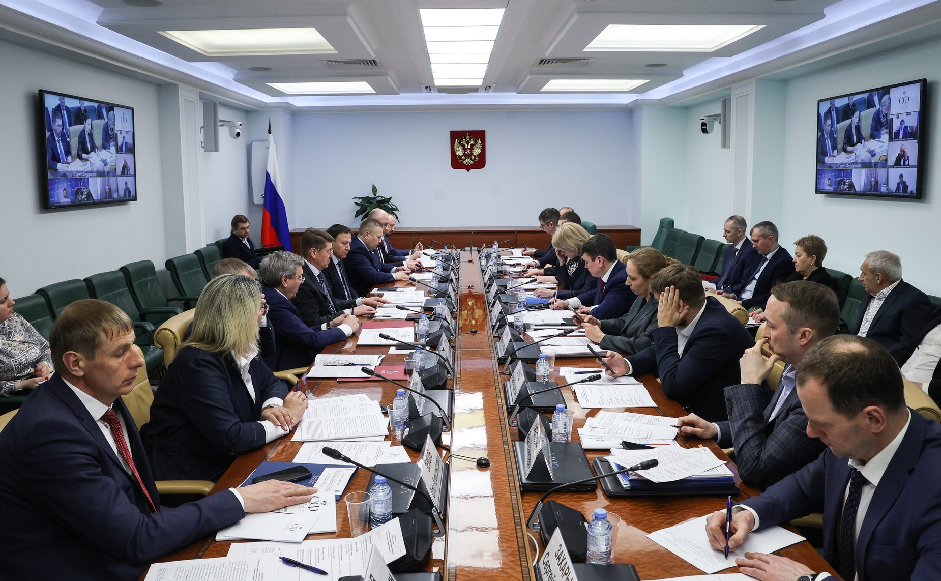 Круглый стол Комитета Совета Федерации по федеративному устройству, региональной политике, МСУ и делам Севера на тему Об актуальных вопросах реализации мероприятий комплексной программы РФ «Строительство»»