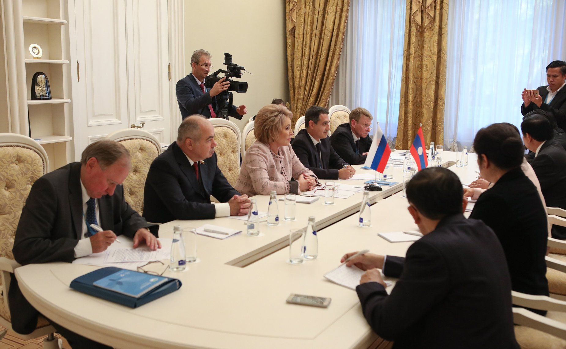 Валентина Матвиенко провела встречу с Председателем Национального собрания Лаоса Пани Ятхоту