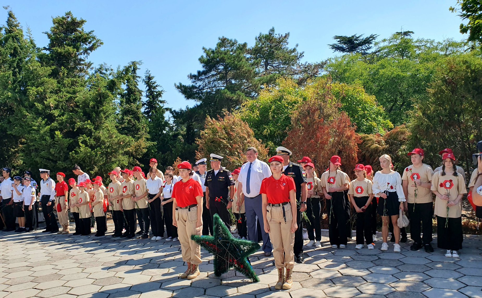 Сергей Колбин вручил лучшим юнармейцам знаки «Юнармейская доблесть»