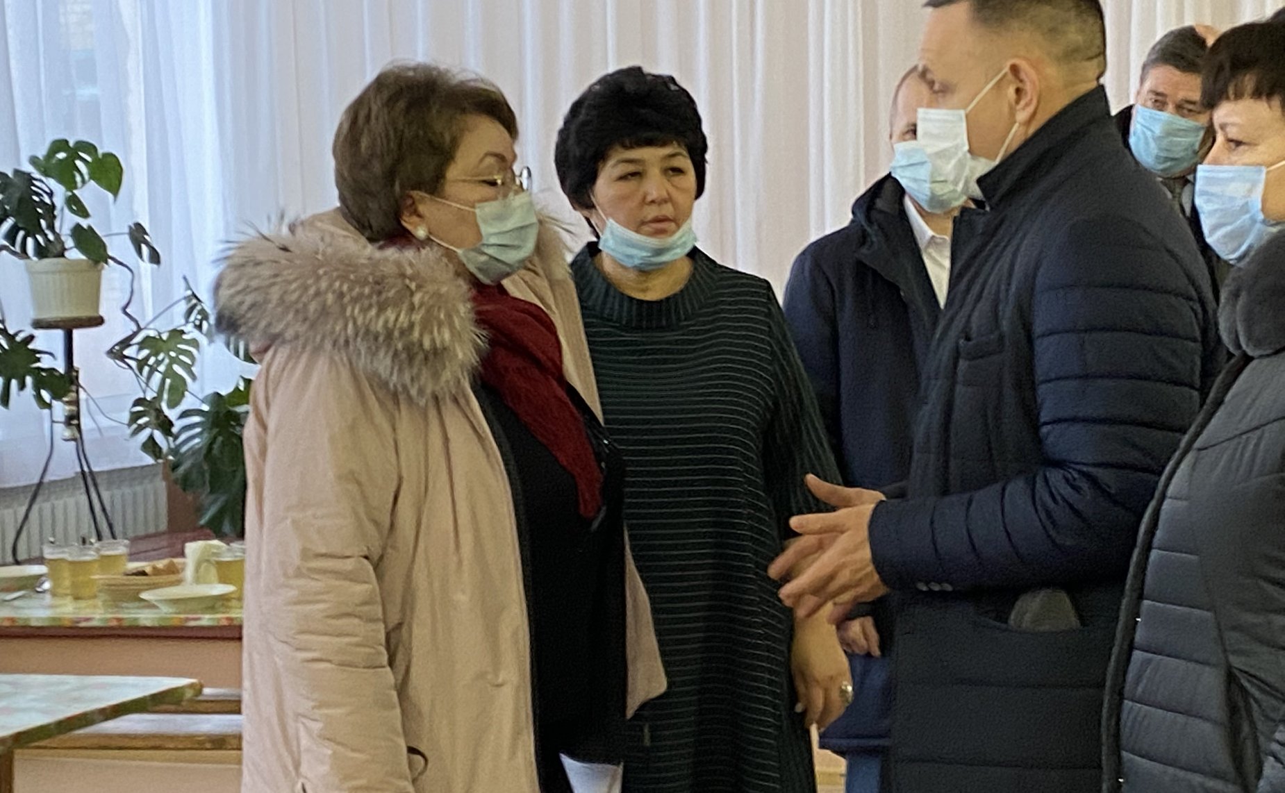 Олег Алексеев осмотрел школу и детский сад села Зеленый Дол