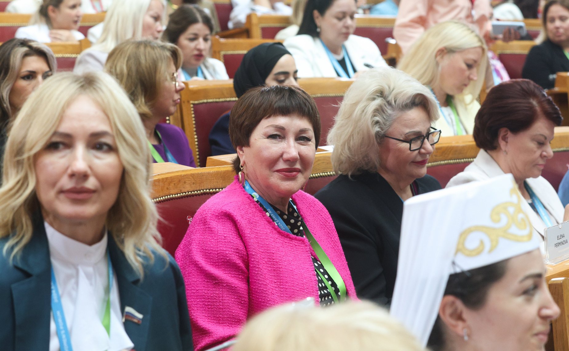 Пленарное заседание IV Евразийского женского форума «Женщины за укрепление доверия и глобальное сотрудничество»