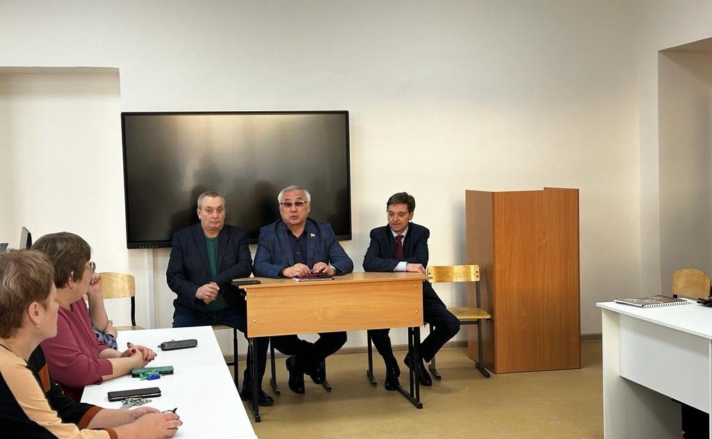 Баир Жамсуев посетил в Забайкальском крае школы, построенные и отремонтированные в прошлом году