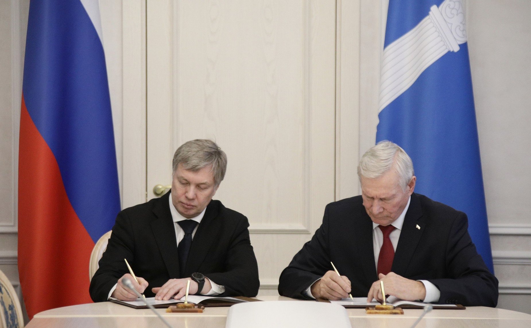 Сергей Рябухин в ходе рабочей поездки в регион принял участие во встрече представителей общественной организации «Ульяновское землячество» с губернатором области Алексеем Русских