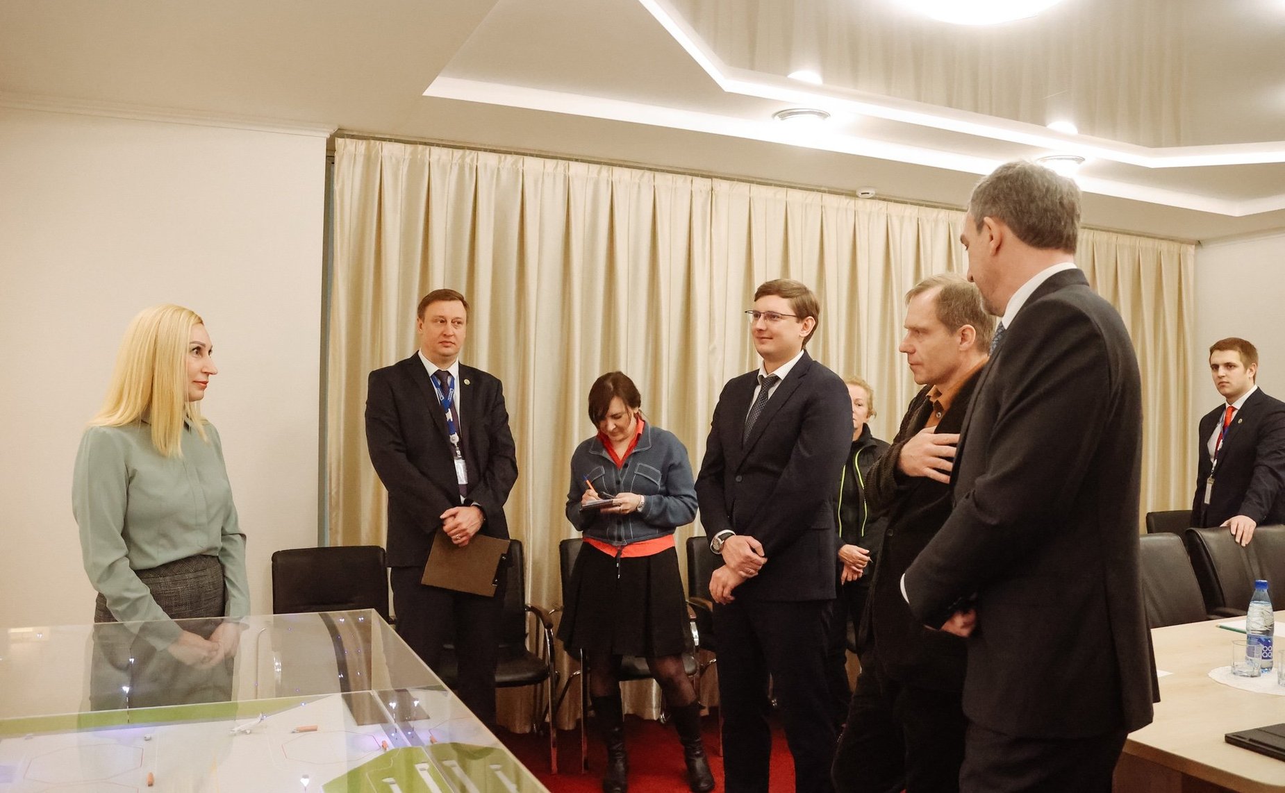 Делегация Совета Федерации во главе с председателем Комитета СФ по экономической политике Андреем Кутеповым, которая находится в Амурской области, посетила аэропорт Благовещенска