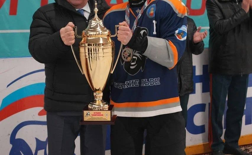 Юрий Воробьев поздравил спасателей Вологодской области, преподавательский состав и воспитанников образовательного центра «Корабелы Прионежья» с профессиональным праздником — Днем спасателя