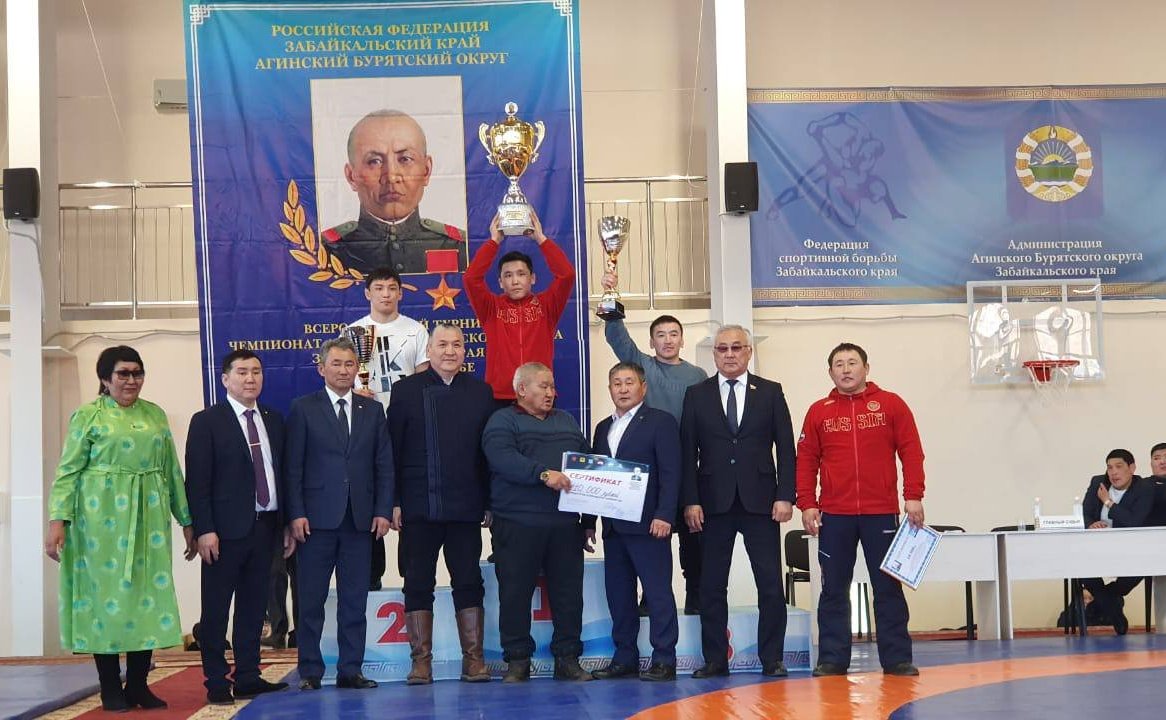 Баир Жамcуев в рамках рабочей поездки в регион принял участие в патриотических мероприятиях в поселке Агинское, посвященных Дню защитника Отечества