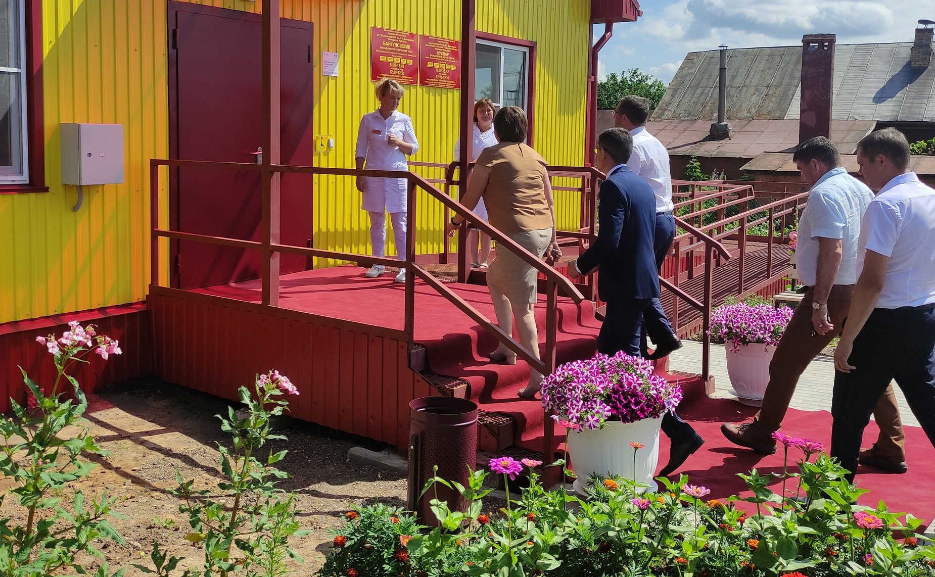 Николай Владимиров проверил работу ФАП в Чувашской Республике