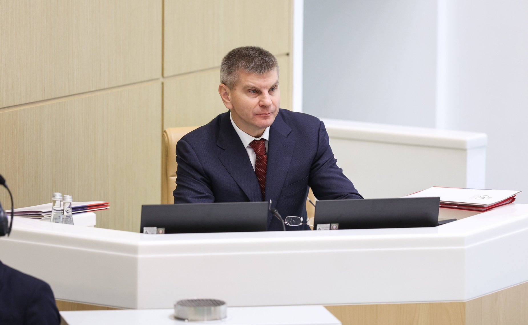 Геннадий Голов