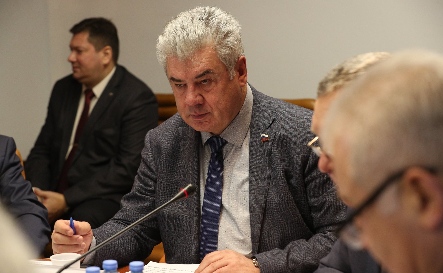 Виктор Бондарев