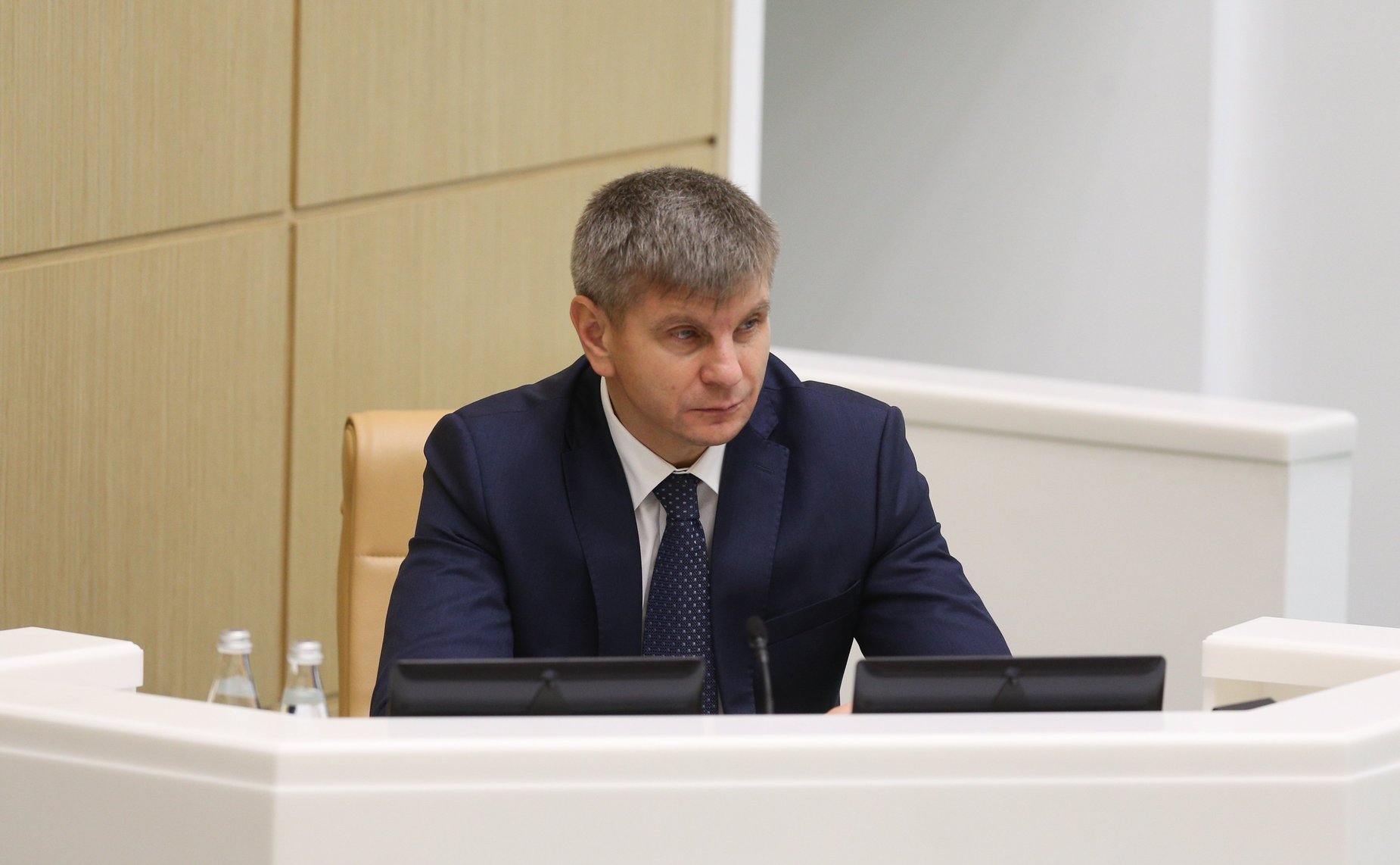 Геннадий Голов