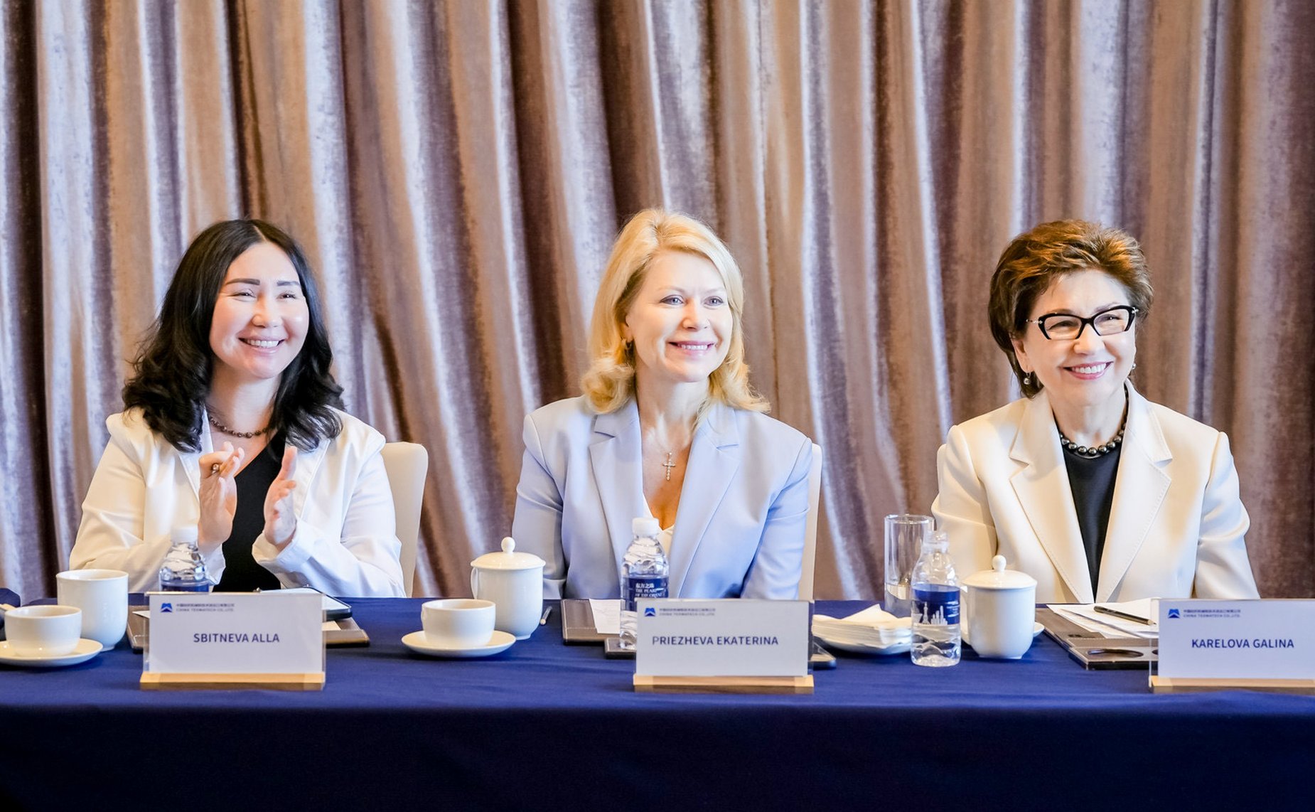 Галина Карелова приняла участие в выездной сессии Совета Евразийского женского форума, организованной командой проекта «Женщины в легкой промышленности» в рамках деловой программы международной выставки SinoCorrugated 2025 в Шанхае