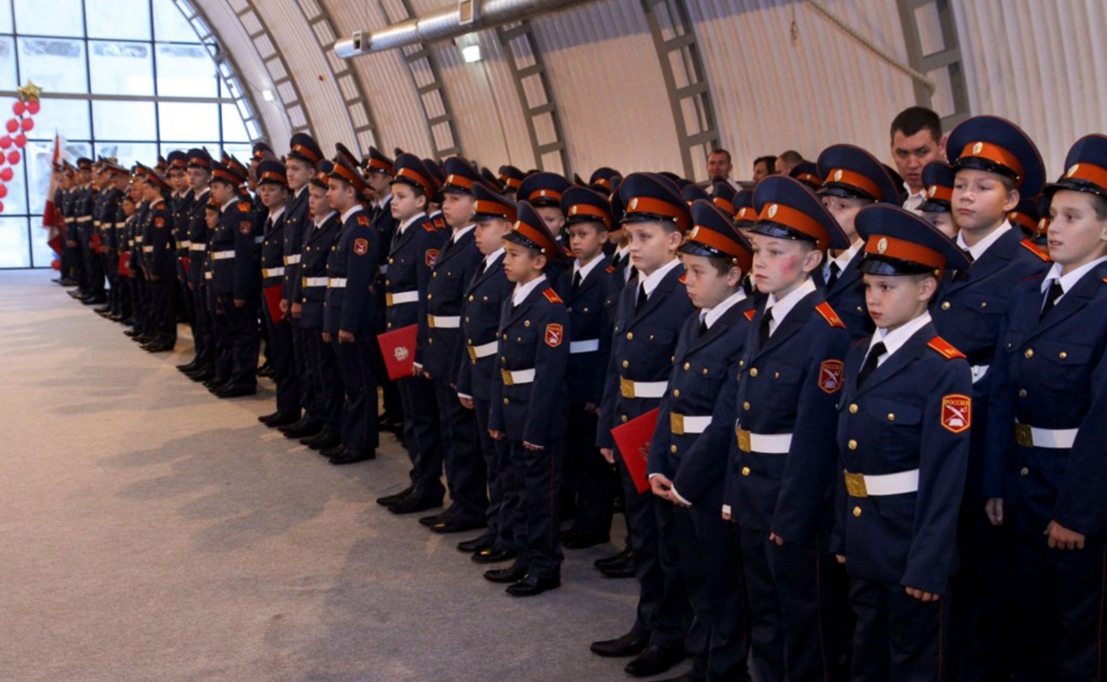 В школе центра «Корабелы Прионежья» впервые прошла торжественная церемония посвящения в кадеты