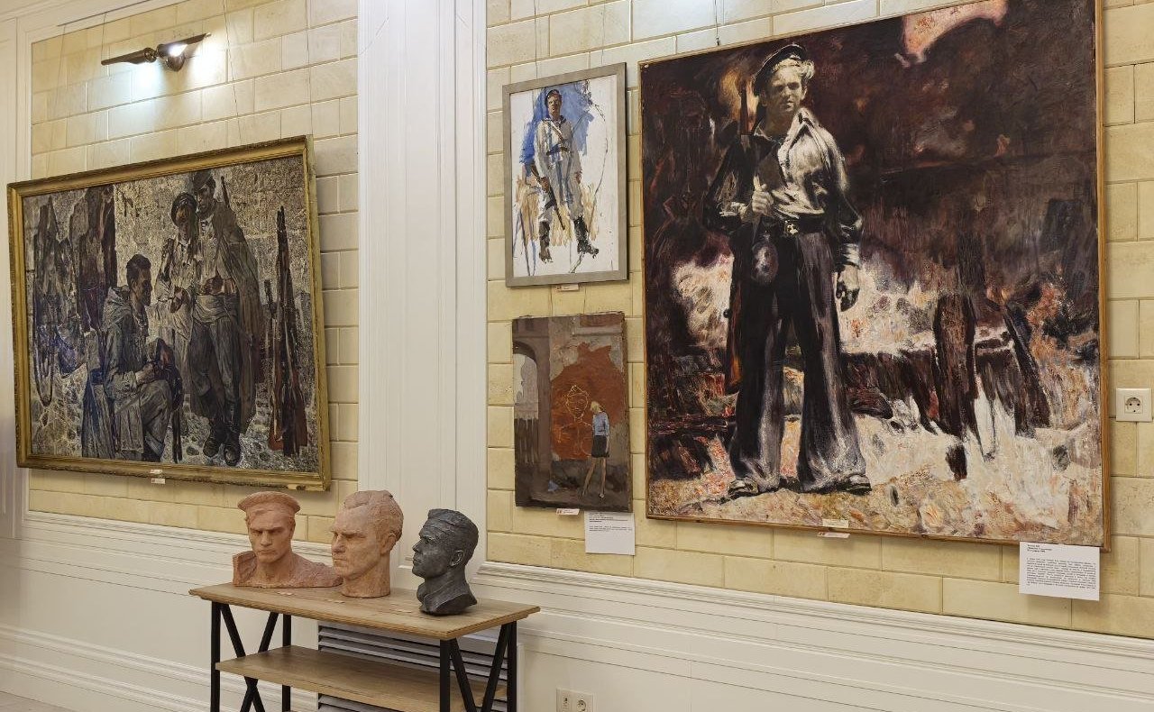 Екатерина Алтабаева приняла участие в открытии выставки «Ради жизни на земле» в Севастопольской школе искусств