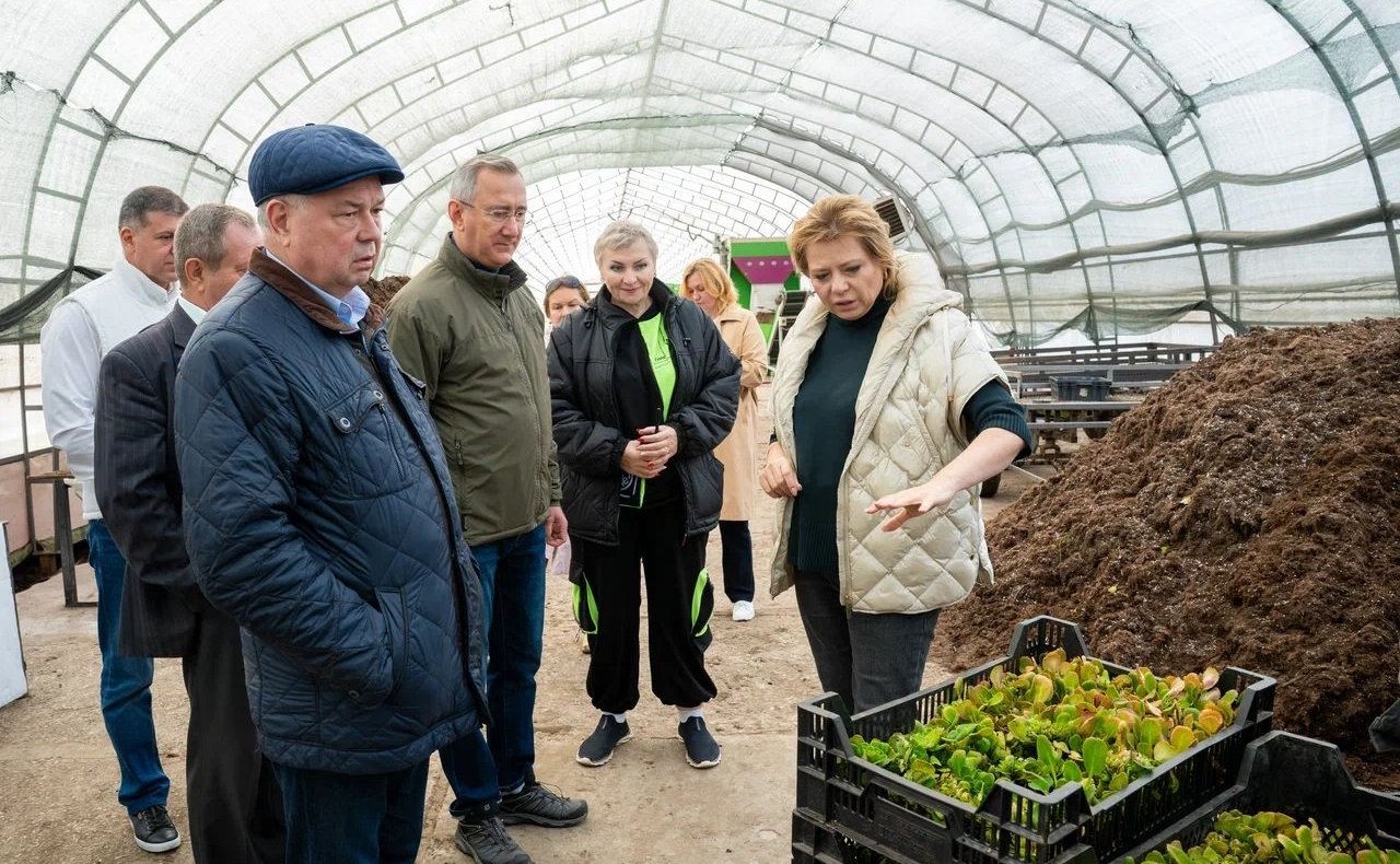 Анатолий Артамонов в селе Пеневичи Хвастовичского района Калужской области принял участие в торжественном открытии нового современного животноводческого комплекса