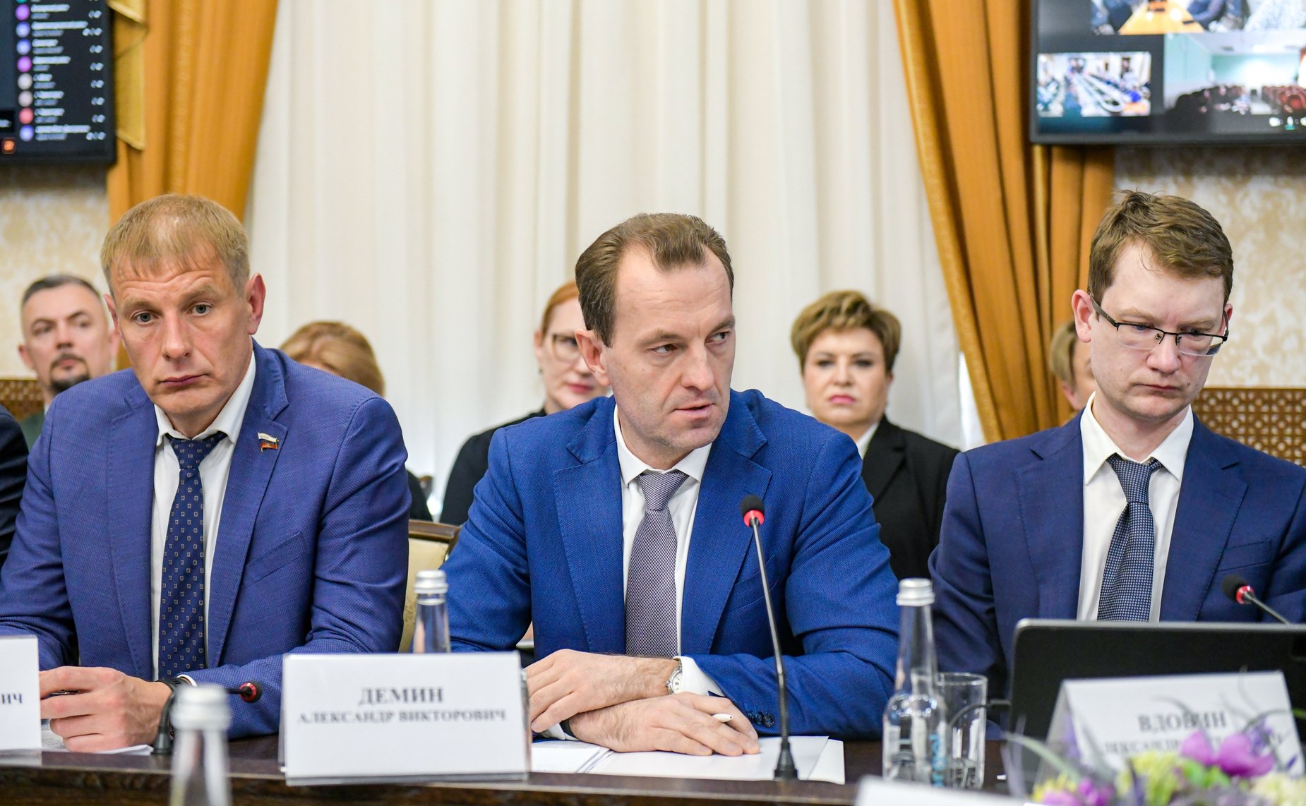 Вячеслав Тимченко провел расширенное заседание по вопросам контрольно-надзорной деятельности в Республике Хакасия