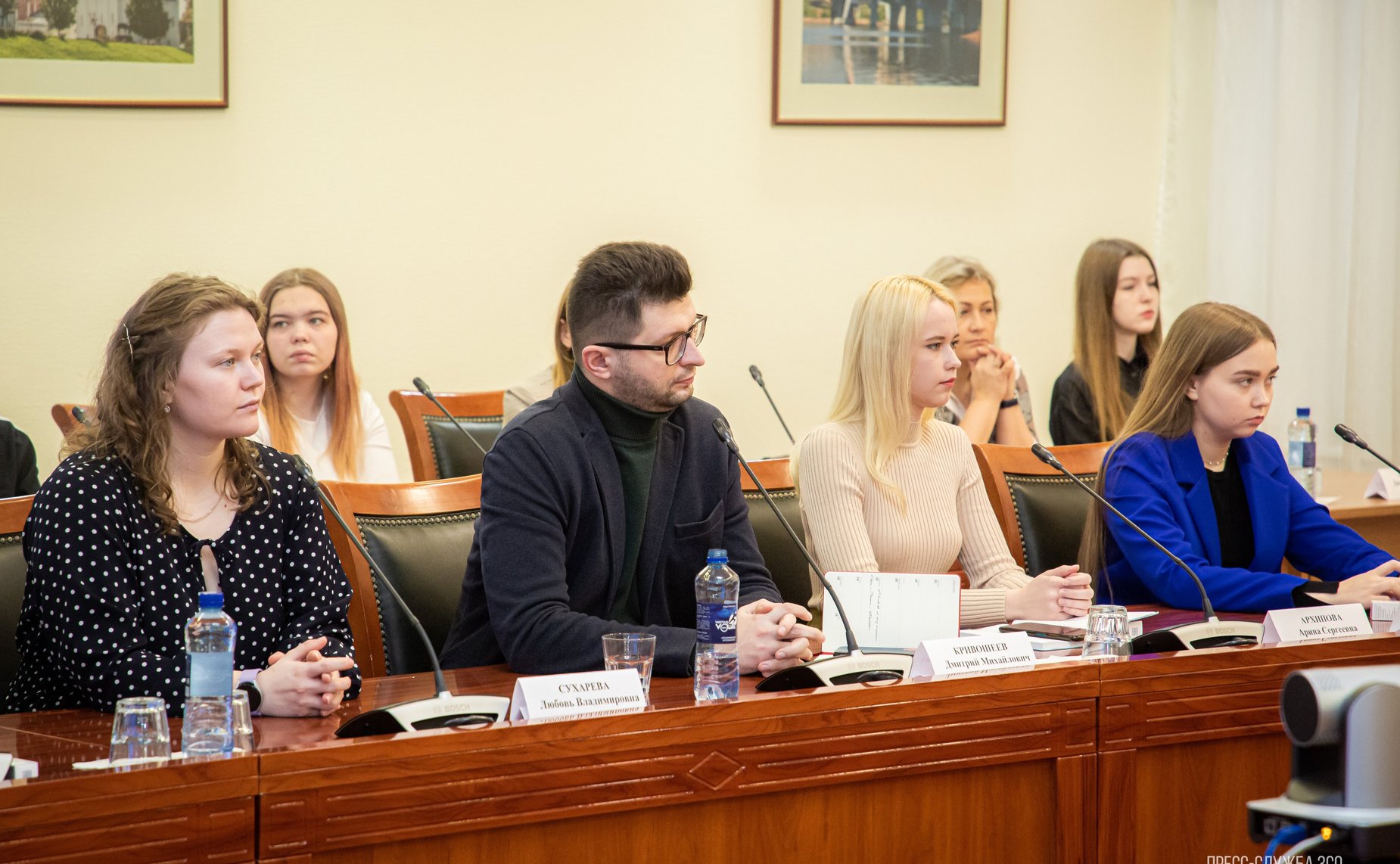 Юрий Воробьев принял участие в очередном заседании Дискуссионного клуба Молодежного парламента при Законодательном Собрании субъекта РФ