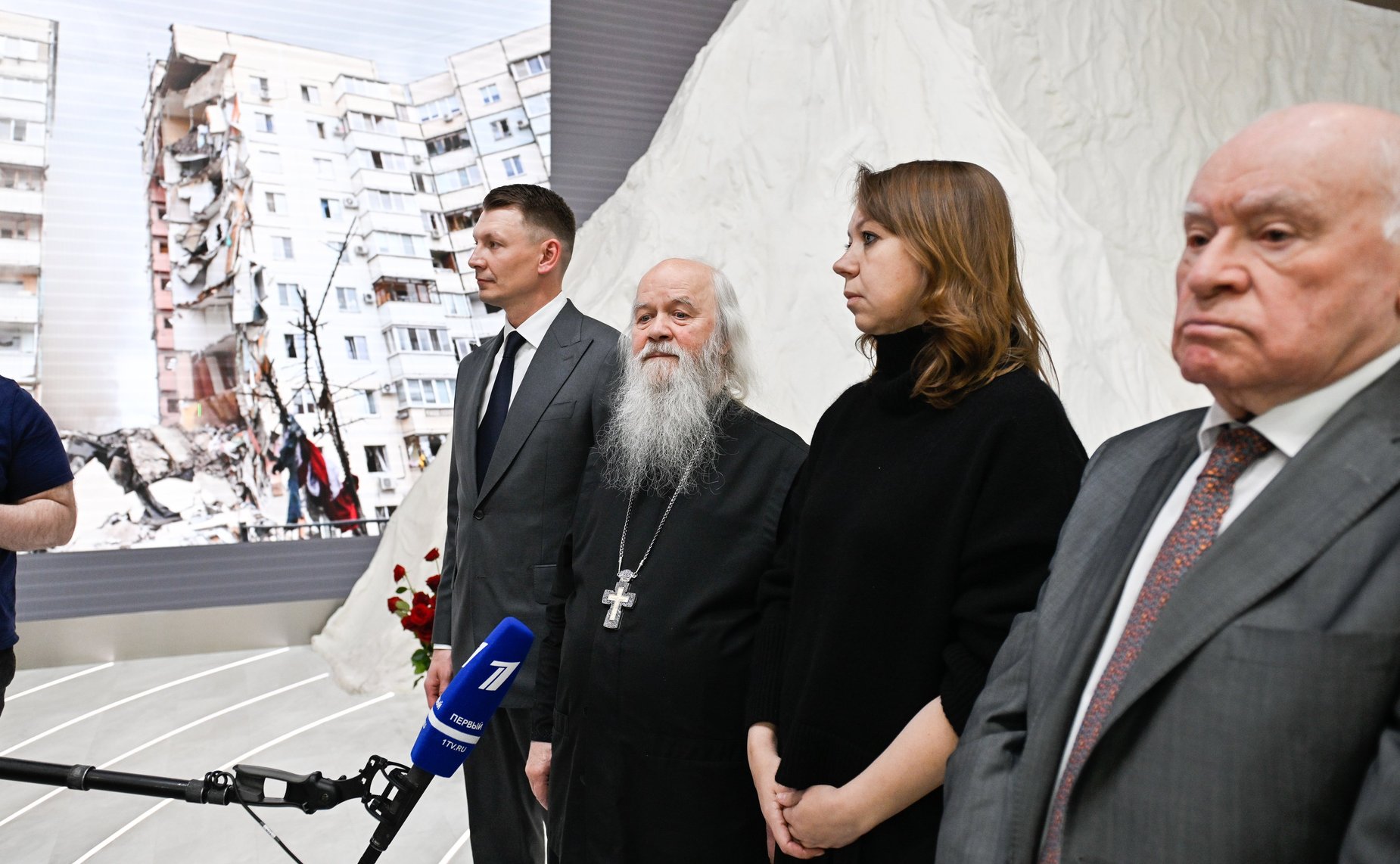 Церемония возложения цветов к стенду Белгородской области на выставке-форуме «Россия»