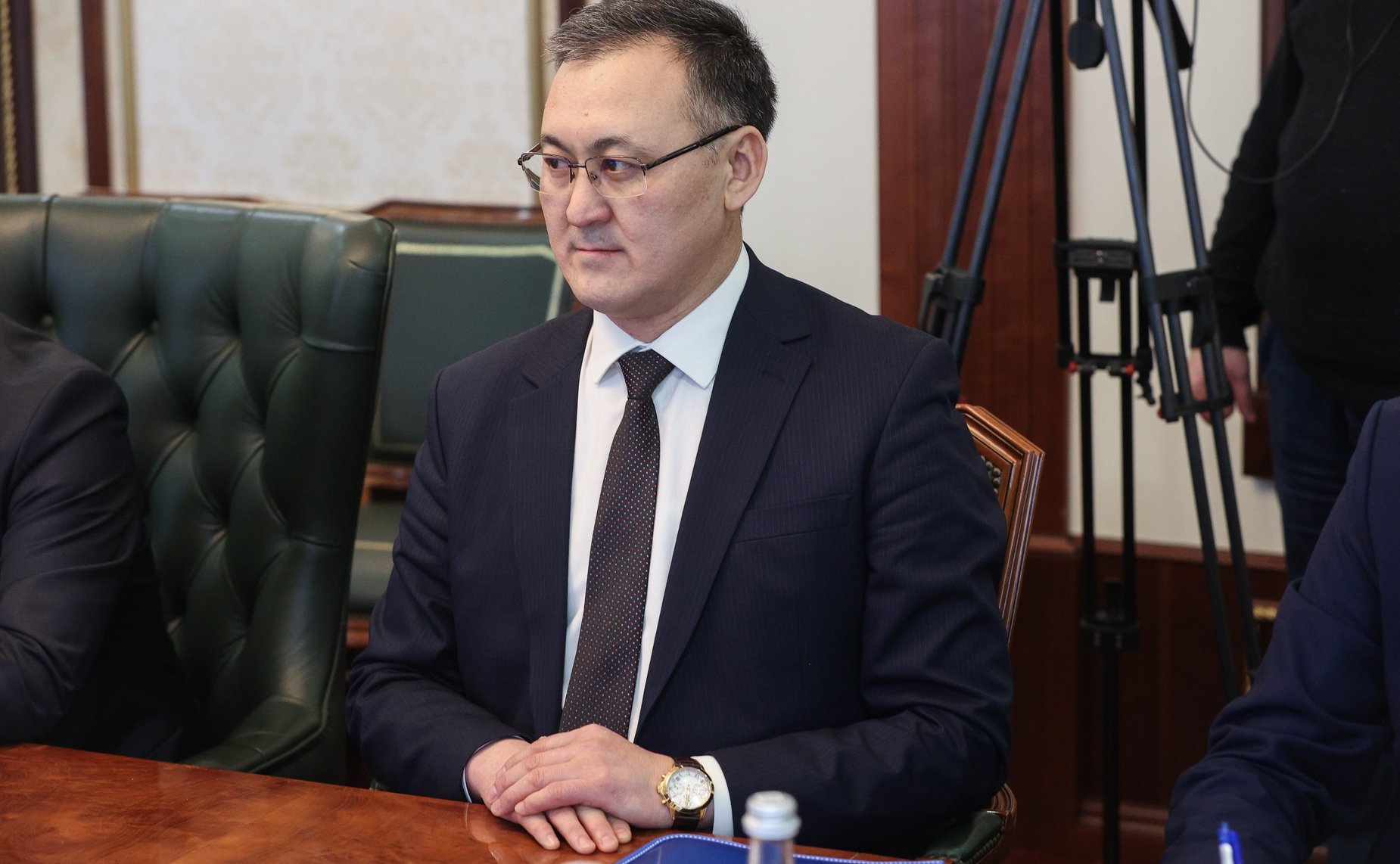 Владимир Джабаров провел встречу с председателем Комитета Жогорку Кенеша Киргизской Республики по международным делам, обороне, безопасности и миграции Уланом Примовым