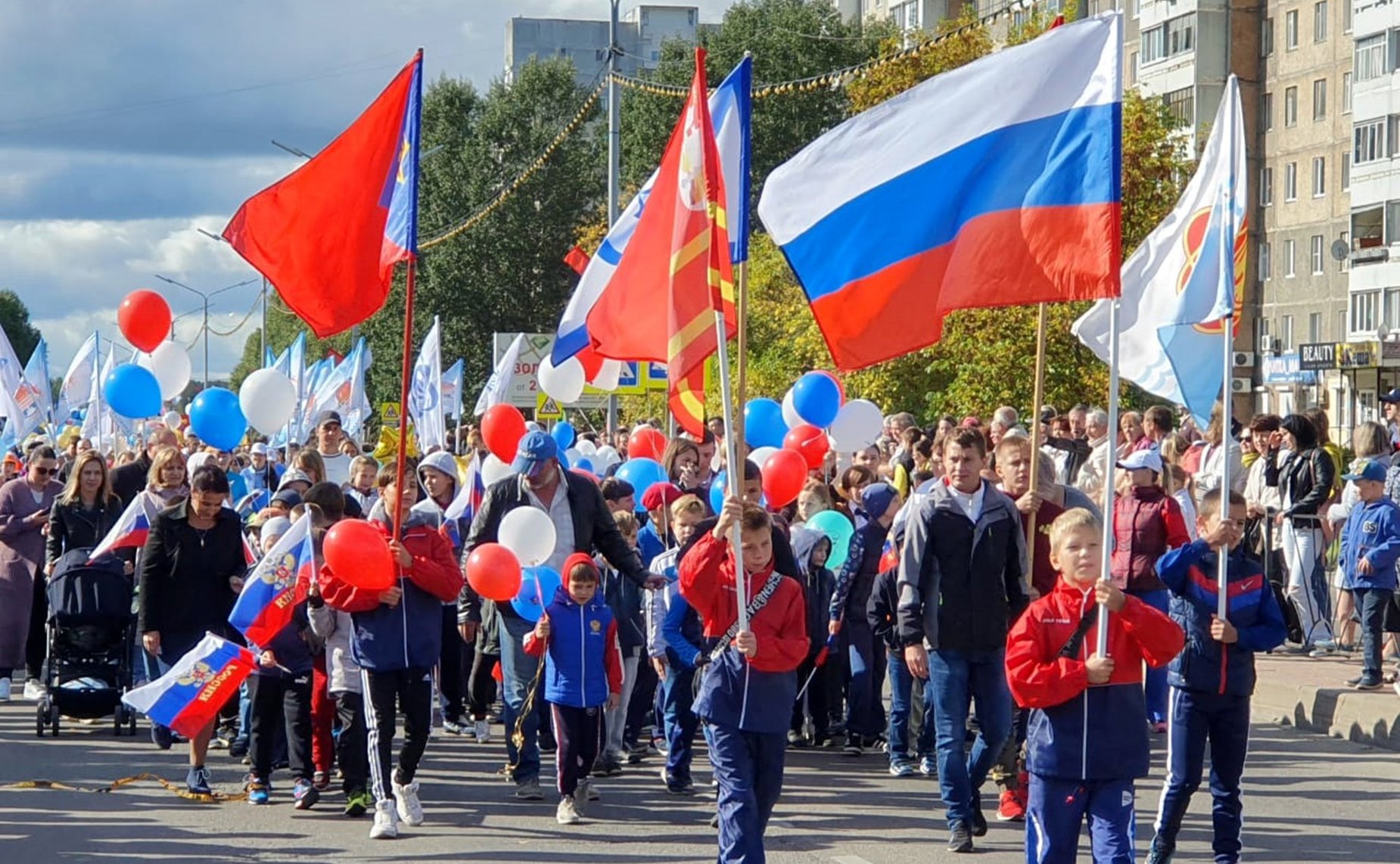 Сергей Леонов поздравил жителей Десногорска с 45-летием города