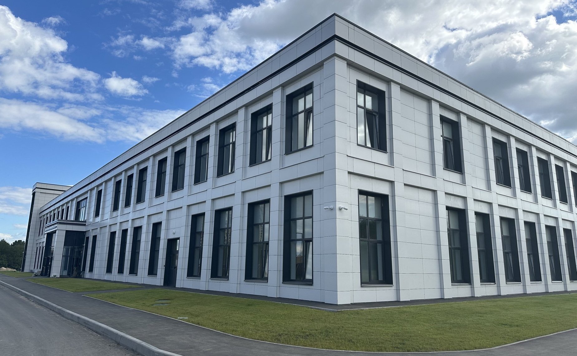 Игорь Мурог вместе с вице-губернатором Рязанской области Артемом Брановым посетил площадку строительства нового военного госпиталя в городе Рязани