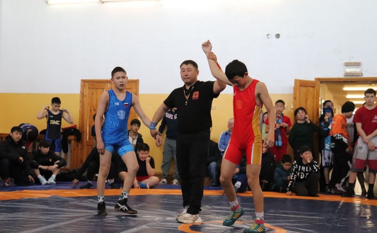 Баир Жамсуев принял участие в открытии Первенства Забайкальского края по вольной борьбе среди юношей
