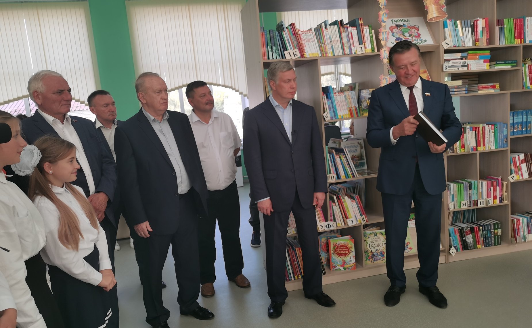 Сергей Рябухин в ходе региональной поездки посетил муниципальное образование «Майнский район» район и обсудил вопросы развития здравоохранения