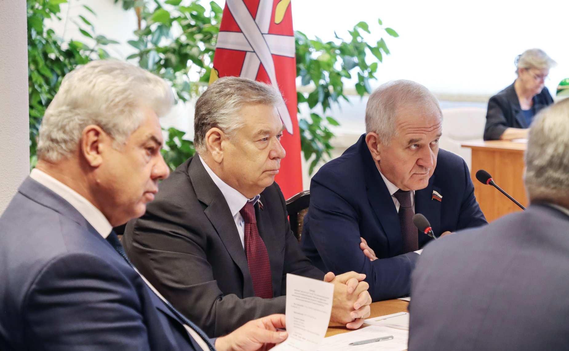 Круглый стол Комитета СФ по обороне и безопасности «Роль законодательных органов субъектов РФ в обеспечении профилактики правонарушений, противодействия экстремизму и терроризму на примере законодательной деятельности Тульской областной Думы»