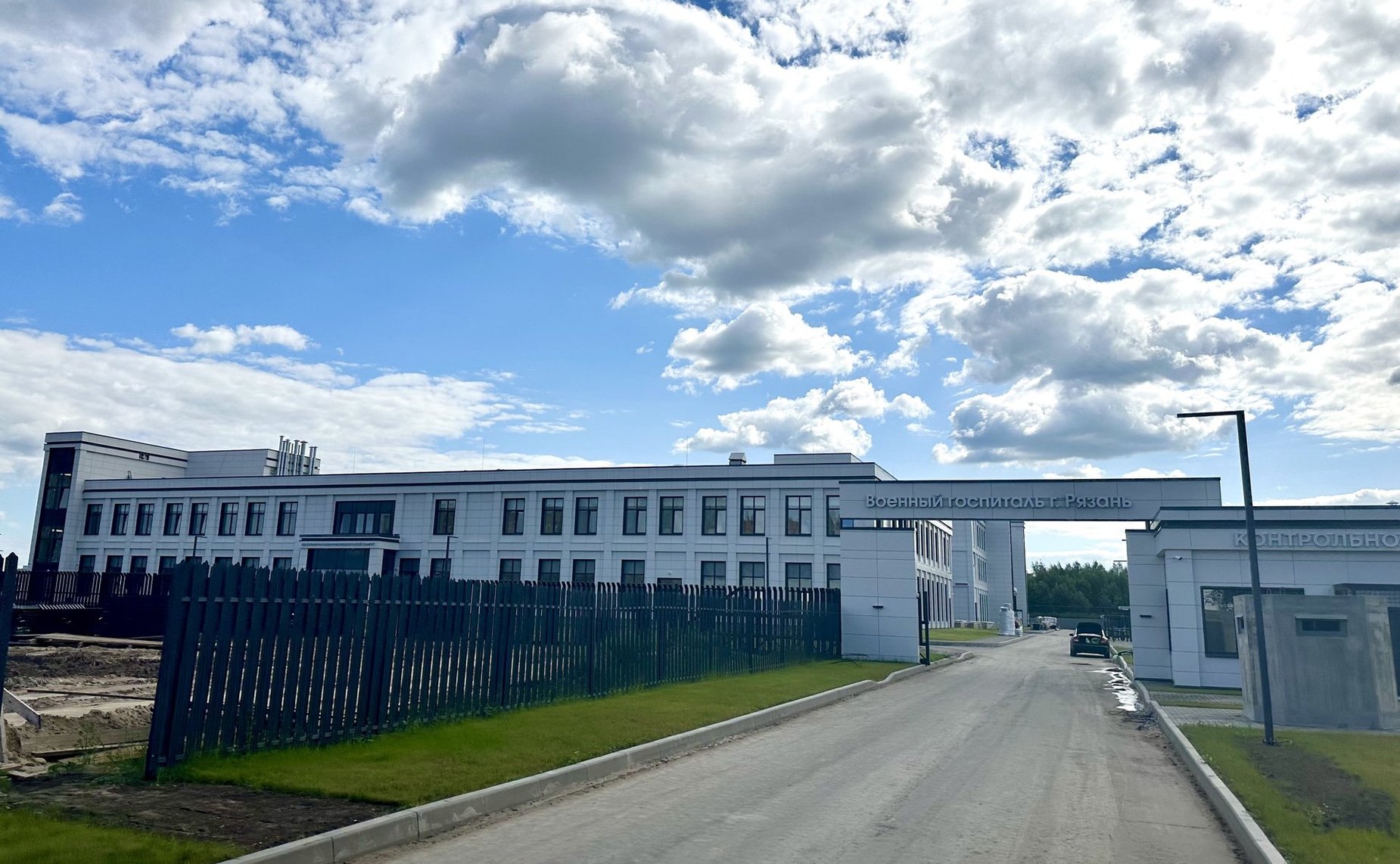 Игорь Мурог вместе с вице-губернатором Рязанской области Артемом Брановым посетил площадку строительства нового военного госпиталя в городе Рязани