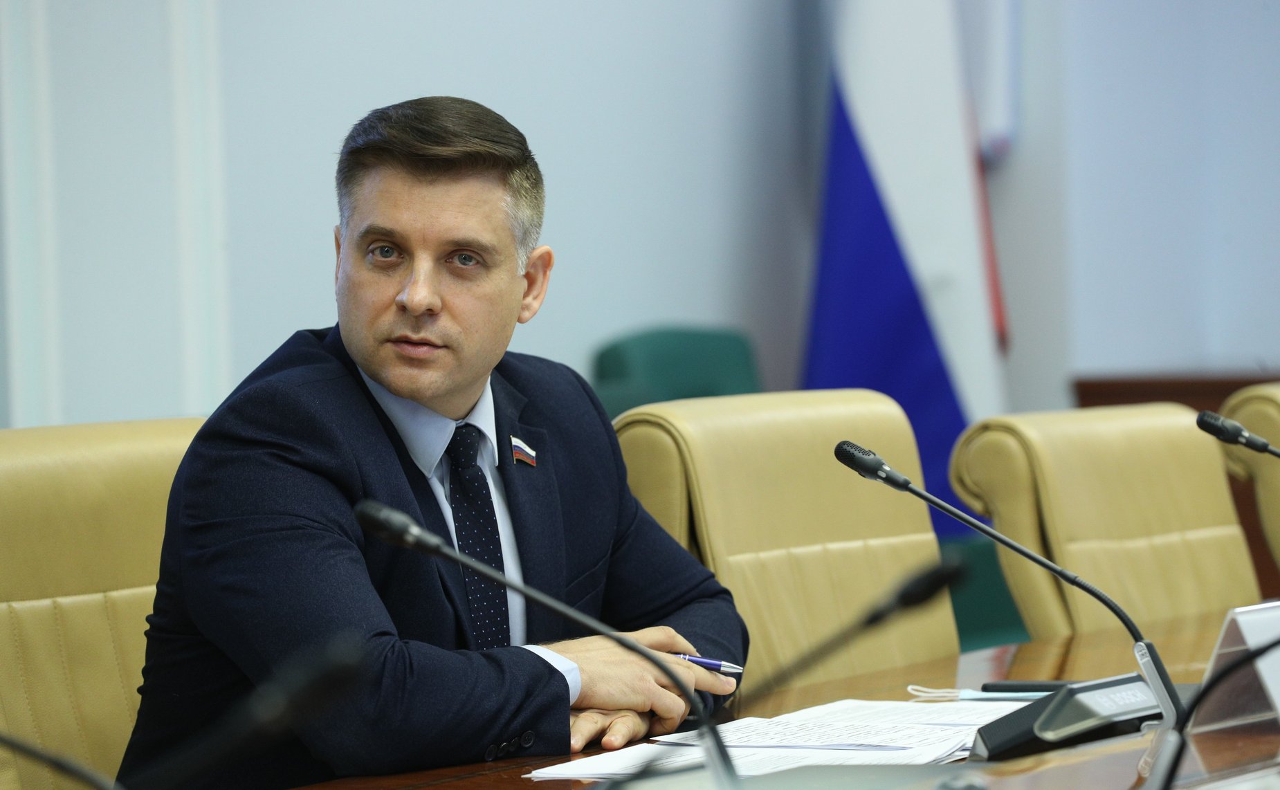 Юрий Архаров