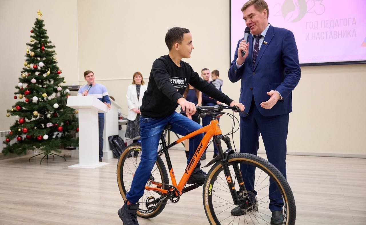 Александр Савин принял участие в ежегодной Всероссийской акции «Елка желаний»