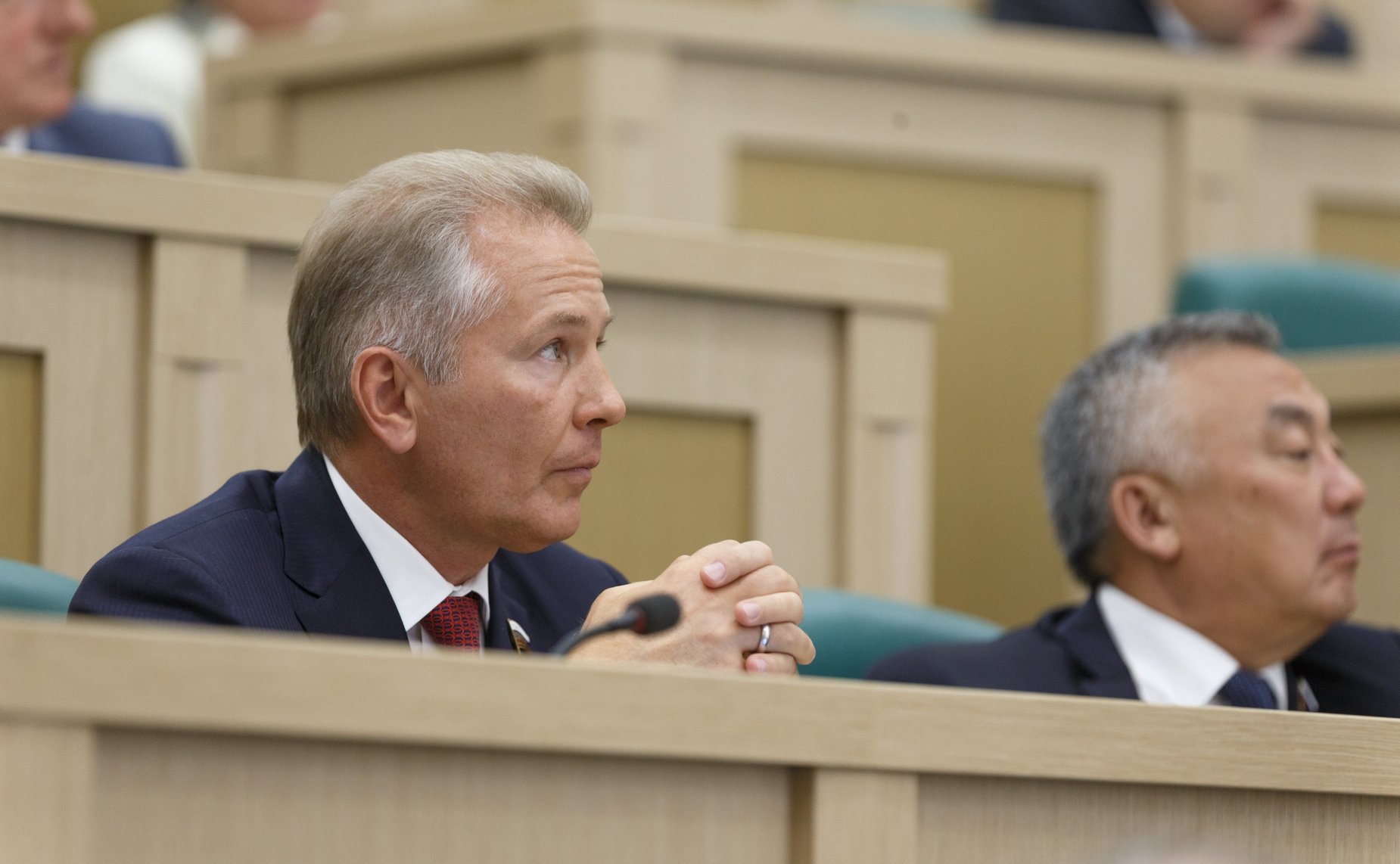 В. Пономарев