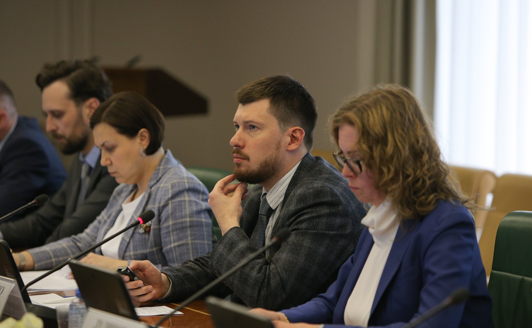 Парламентские слушания Комитета СФ по экономической политике