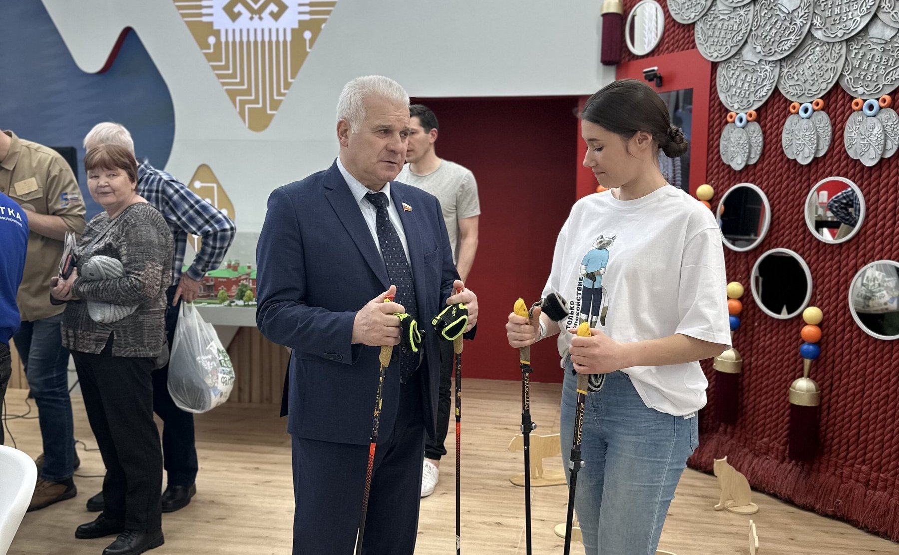 Сергей Мартынов высоко оценил уровень организации Недели туризма Марий Эл на ВДНХ