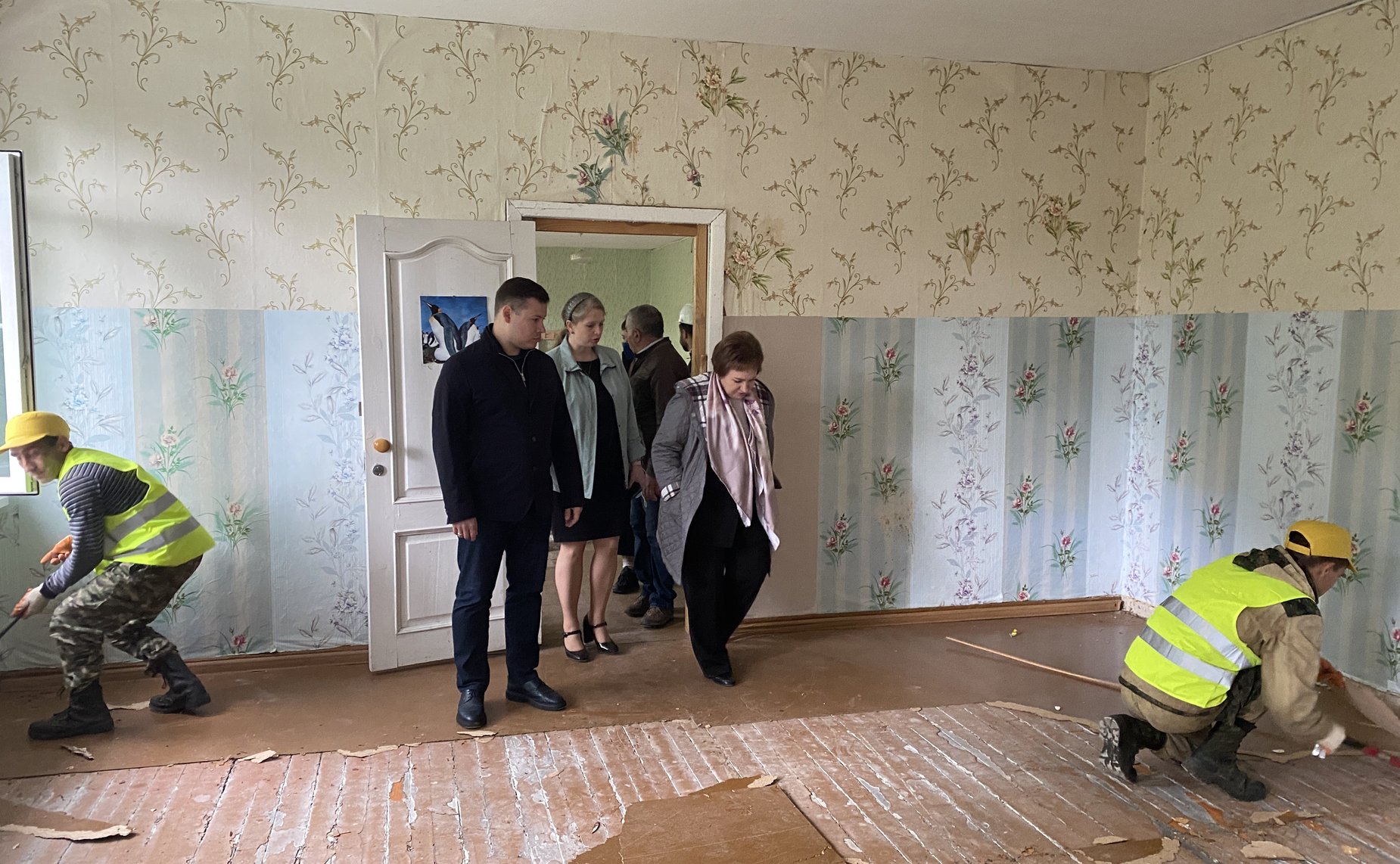 Елена Бибикова проинспектировала ход капремонта школы-интерната в Пушкинских Горах Псковской области