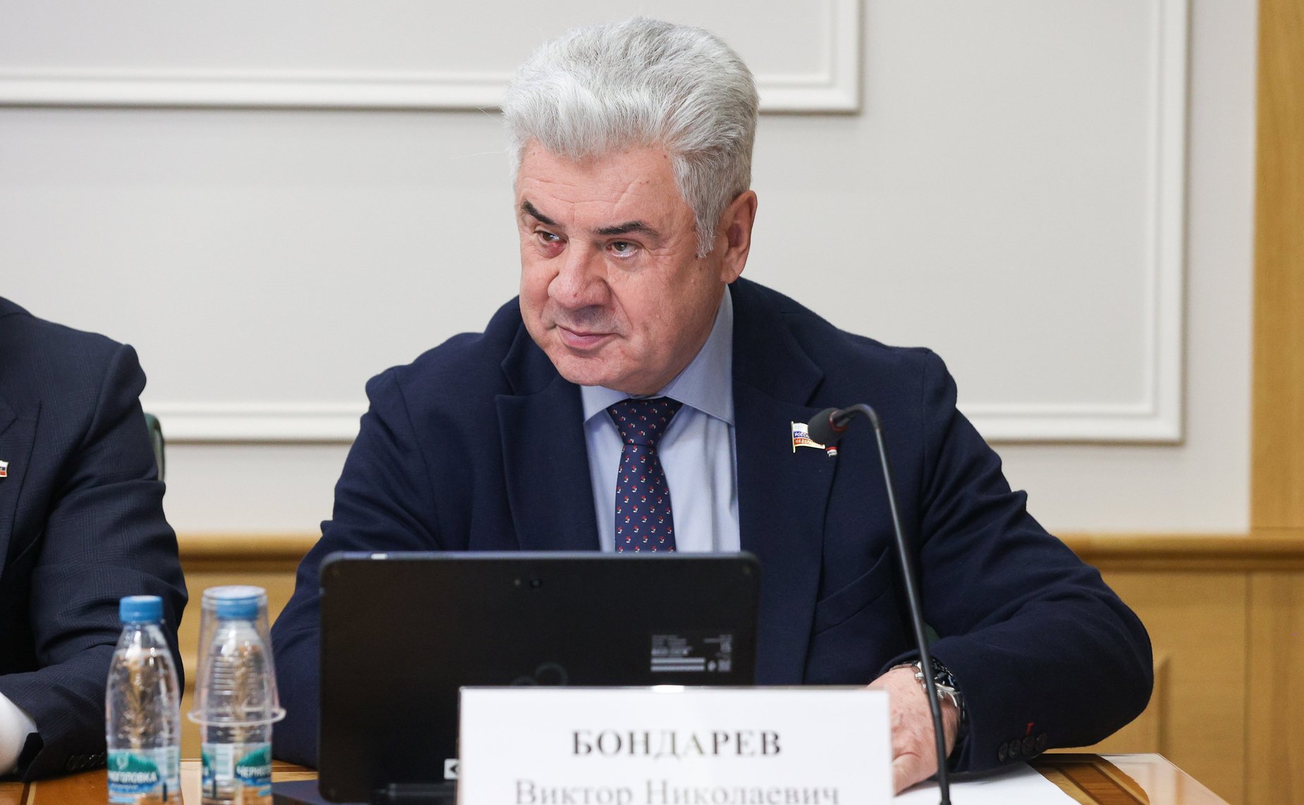 Виктор Бондарев