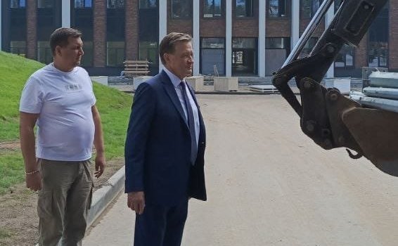 Сергей Рябухин посетил ряд строящихся объектов в городе Ульяновске
