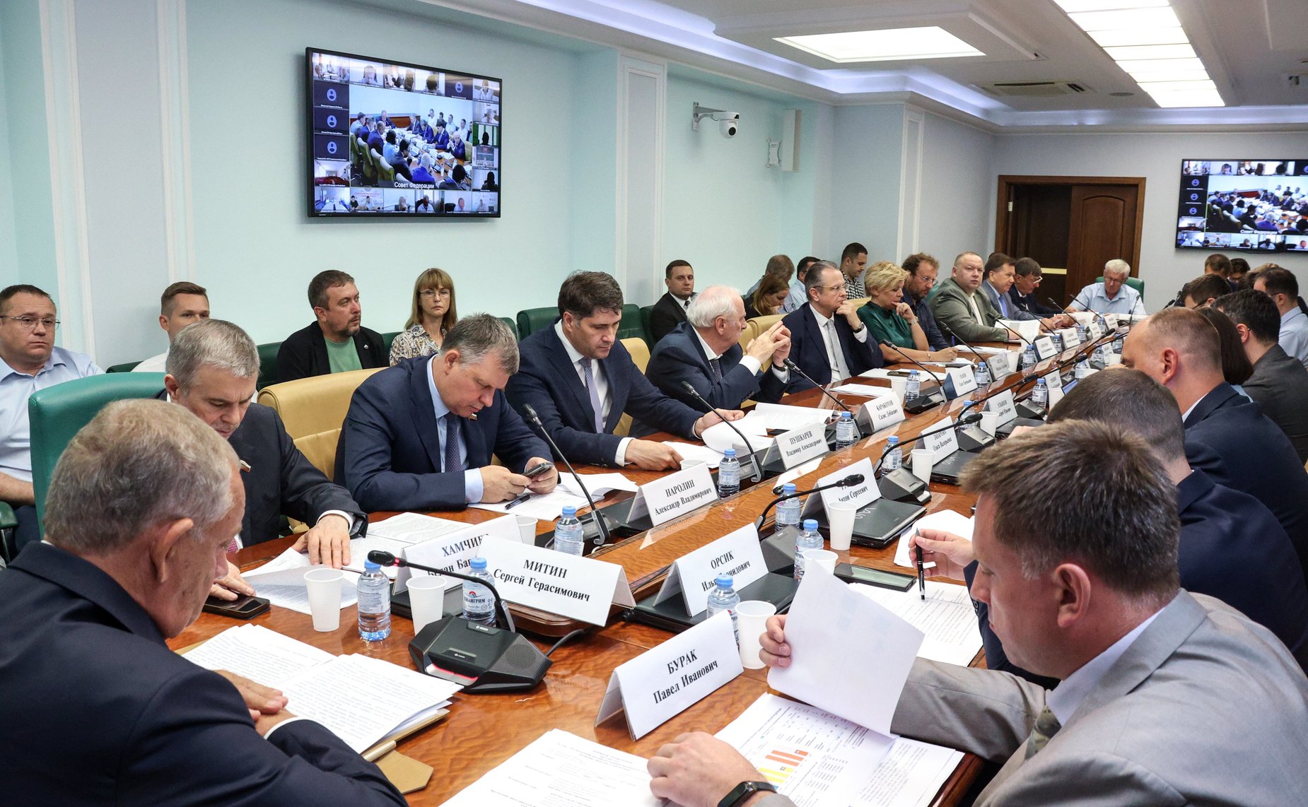 Круглый стол Комитета Совета Федерации по аграрно-продовольственной политике и природопользованию на тему «Об обеспечении российских аграриев материально-техническими ресурсами: проблемы и перспективы»