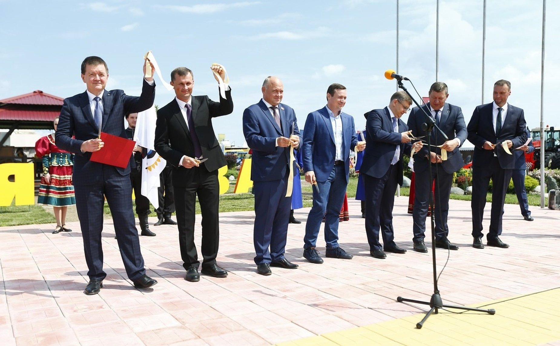 Алексей Кондратенко в рамках поездки в регион принял участие в открытии XXI агропромышленной выставки-ярмарки «Золотая Нива»