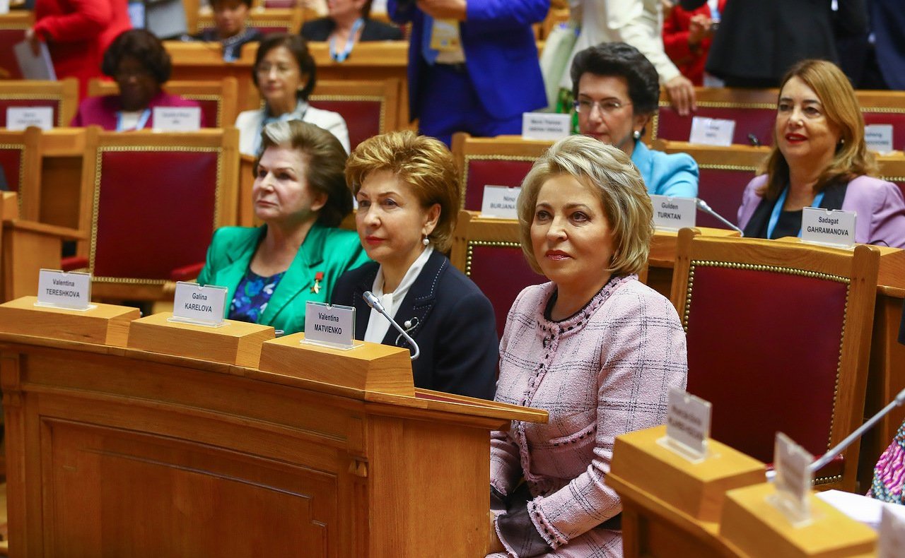 Валентина Матвиенко и Галина Карелова