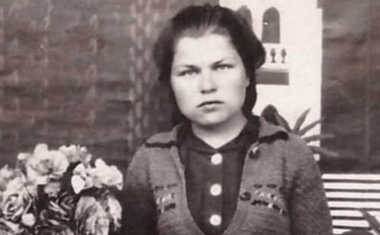 Чернышова (Павлович) Мария Семеновна. Участник партизанского движения (15 октября 1941 г. по июль 1944 г.). Связная группы отряда им. Э. Кирова Брестской области. Имеет правительственные награды. Бабушка сотрудницы Аппарата СФ Ю.В. Мазулиной